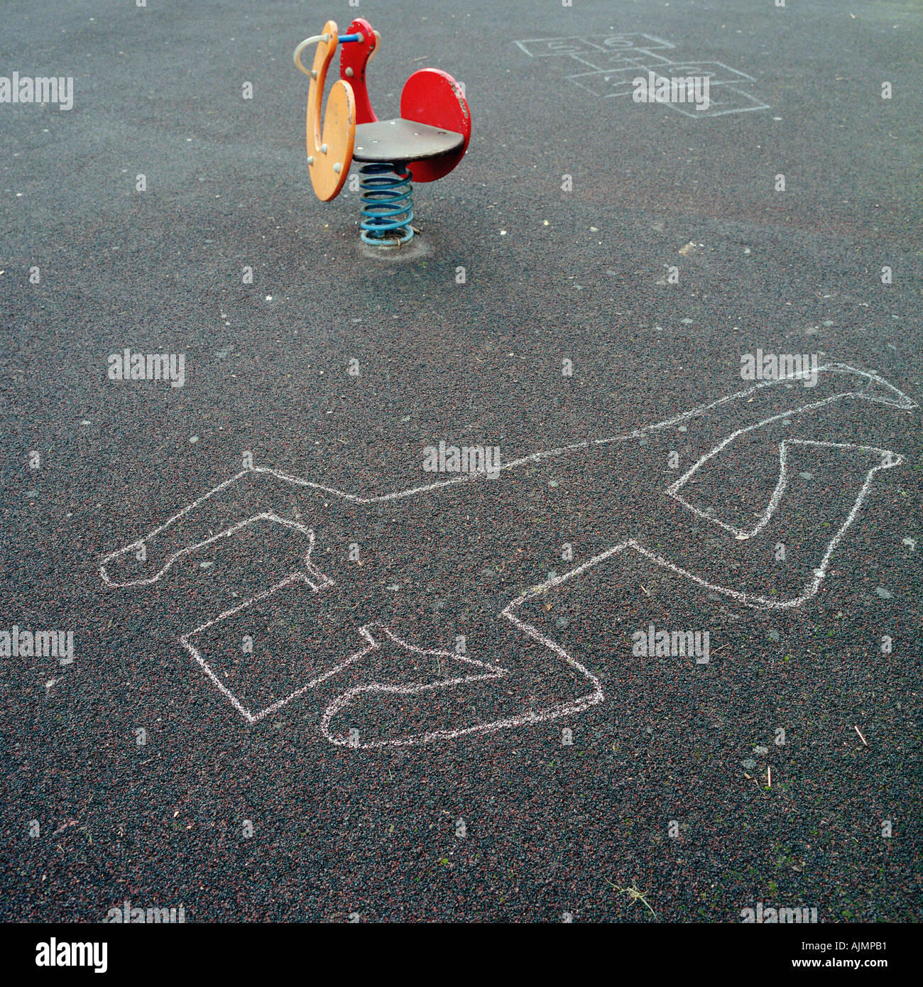Chalk outline sul pavimento Foto Stock