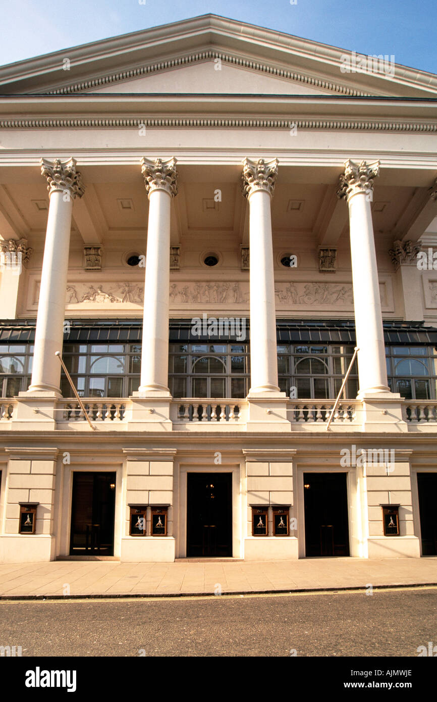 Esterno della Royal Opera House di Covent Garden di Londra Foto Stock