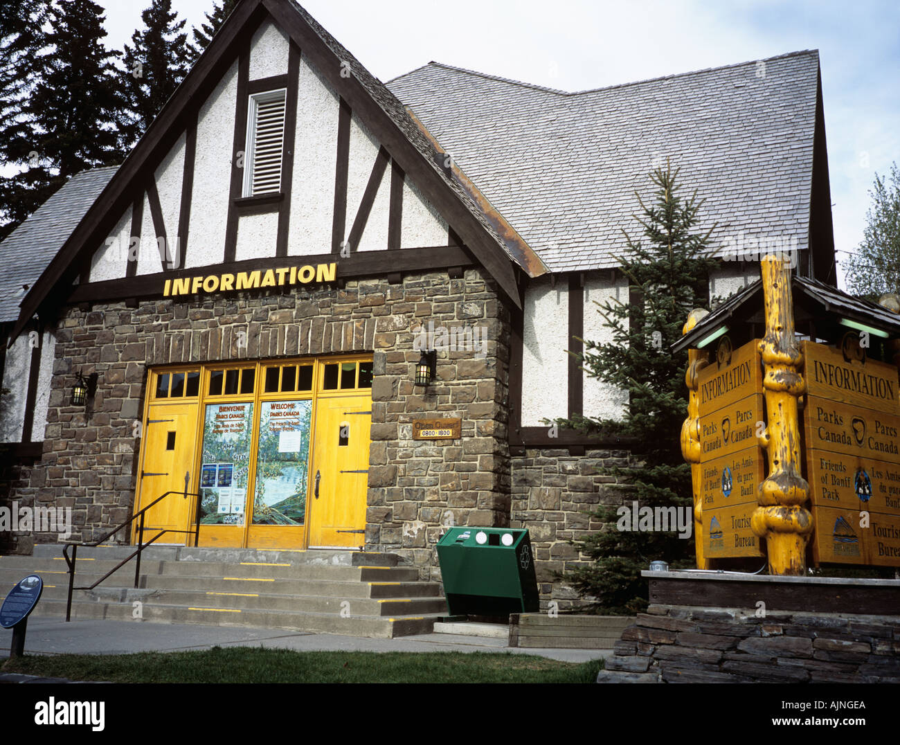 Informazioni di Banff Center in Banff Avenue Banff Alberta Canada Foto Stock