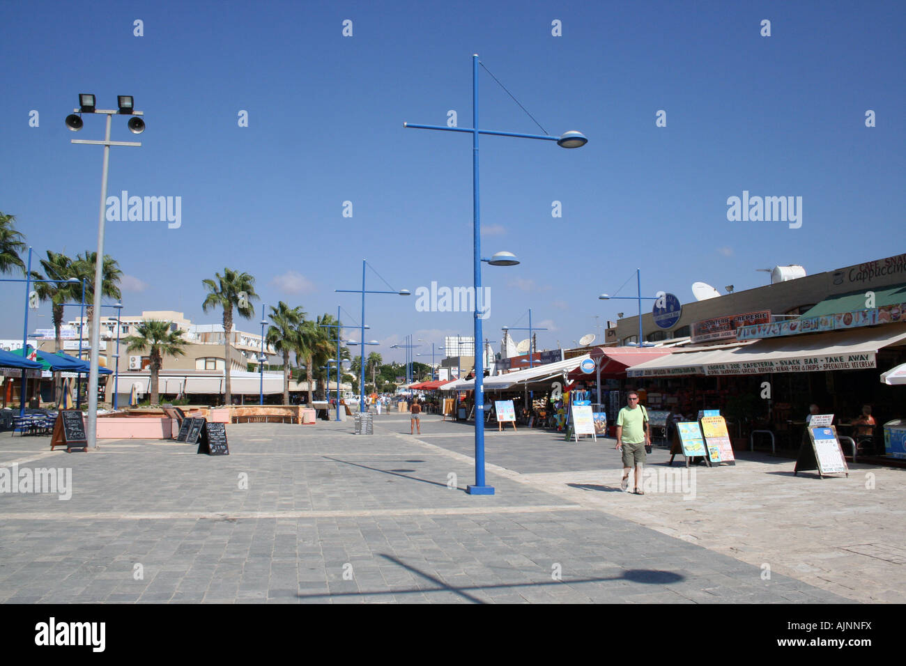 Ayia Napa street scene, Cipro Foto Stock