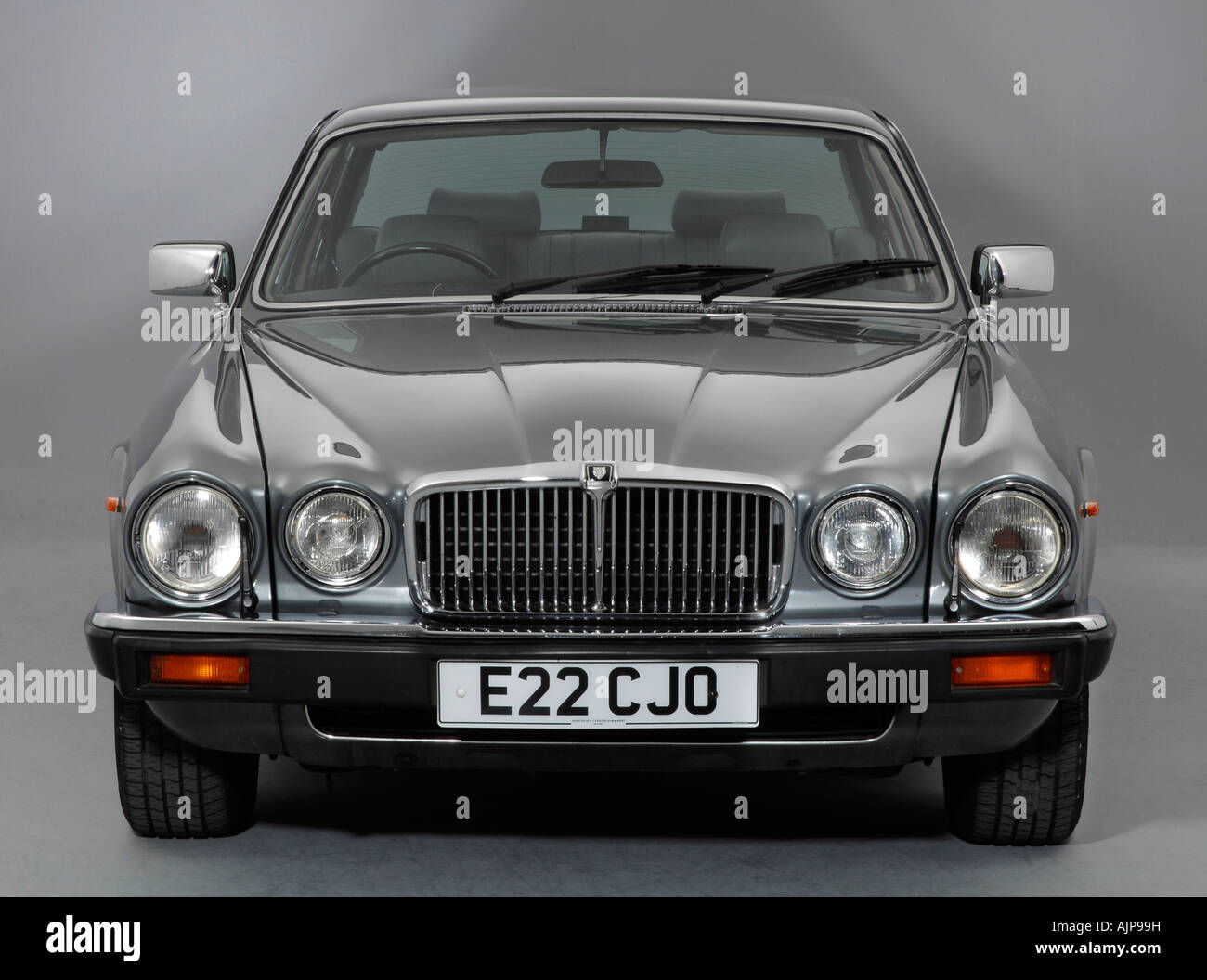 1987 Jaguar XJ12 sovrano Foto Stock