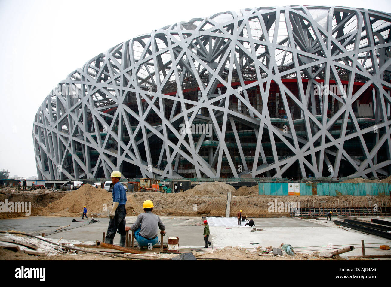 Sito in costruzione dello stadio olimpico conosciuto anche come il nido Pechino CINA Foto Stock