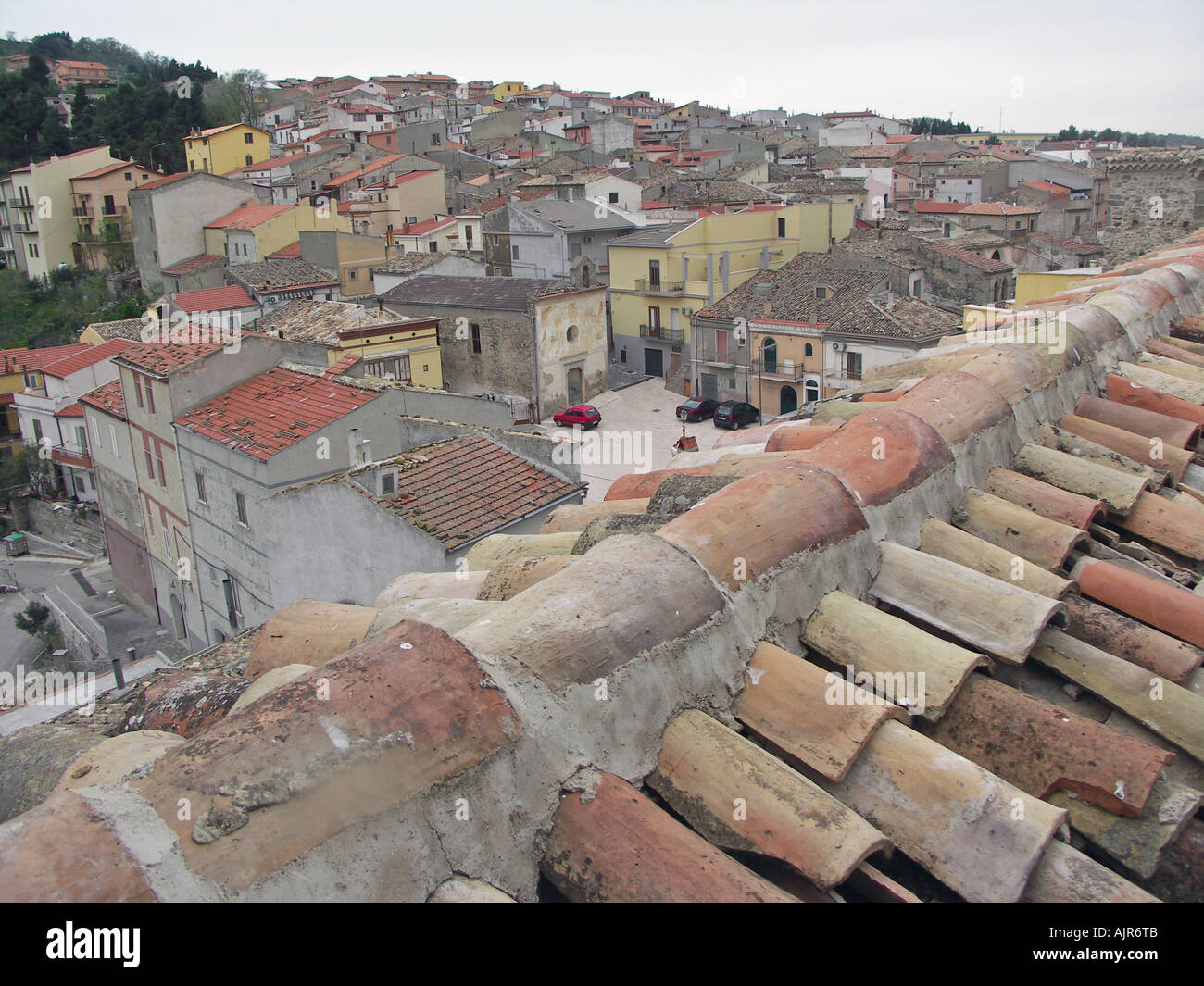 Pietra Montecorvino, FG, Puglia, Italia - case paesaggio horizzontal  texture città medioevale città Foto stock - Alamy