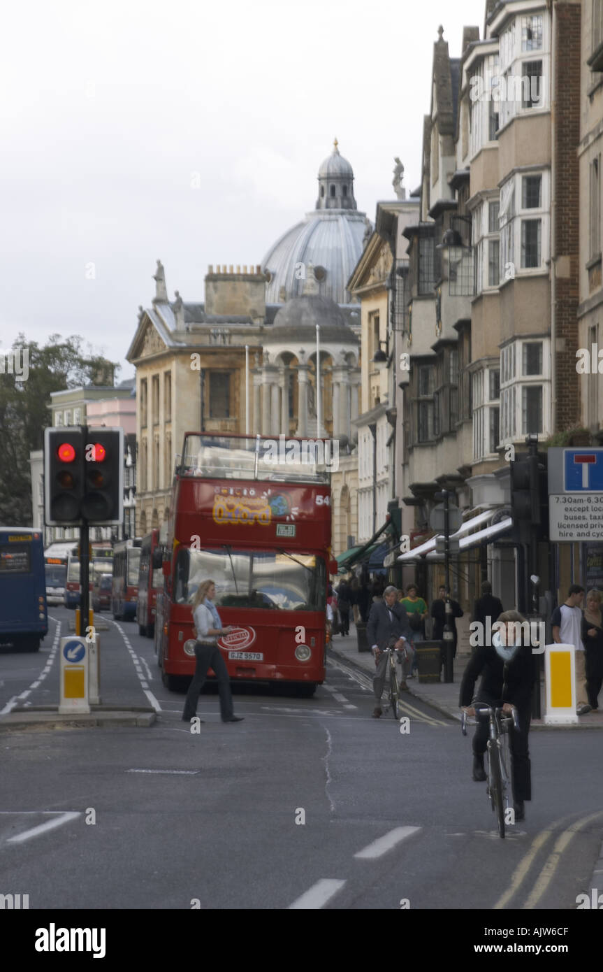 Autobus turistico su High Street Oxford Inghilterra 2004 Foto Stock