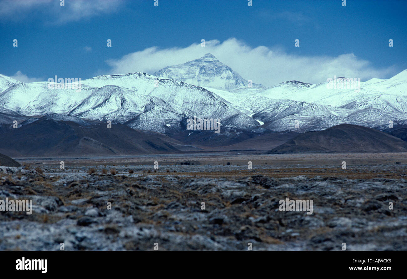 Mt Everest da 20.000 piedi sull'altopiano tibetano Foto Stock