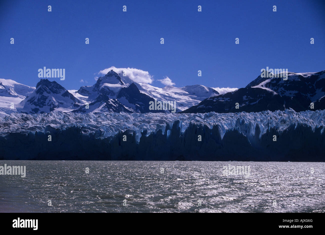 Ghiacciaio Perito Moreno e Lago Argentino, vicino a El Calafate, parco nazionale Los Glaciares, Patagonia, Argentina Foto Stock