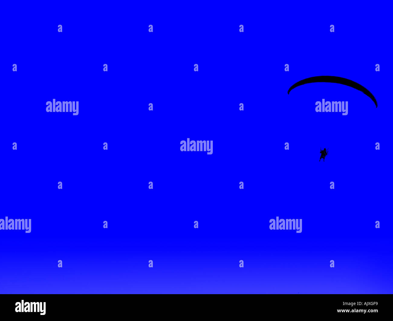 Powered Parapente Parapendio Parasailing nel Mediterraneo Spagna Carvajal spiaggia Fuengirola Spagna Parasailing mediterraneo Foto Stock