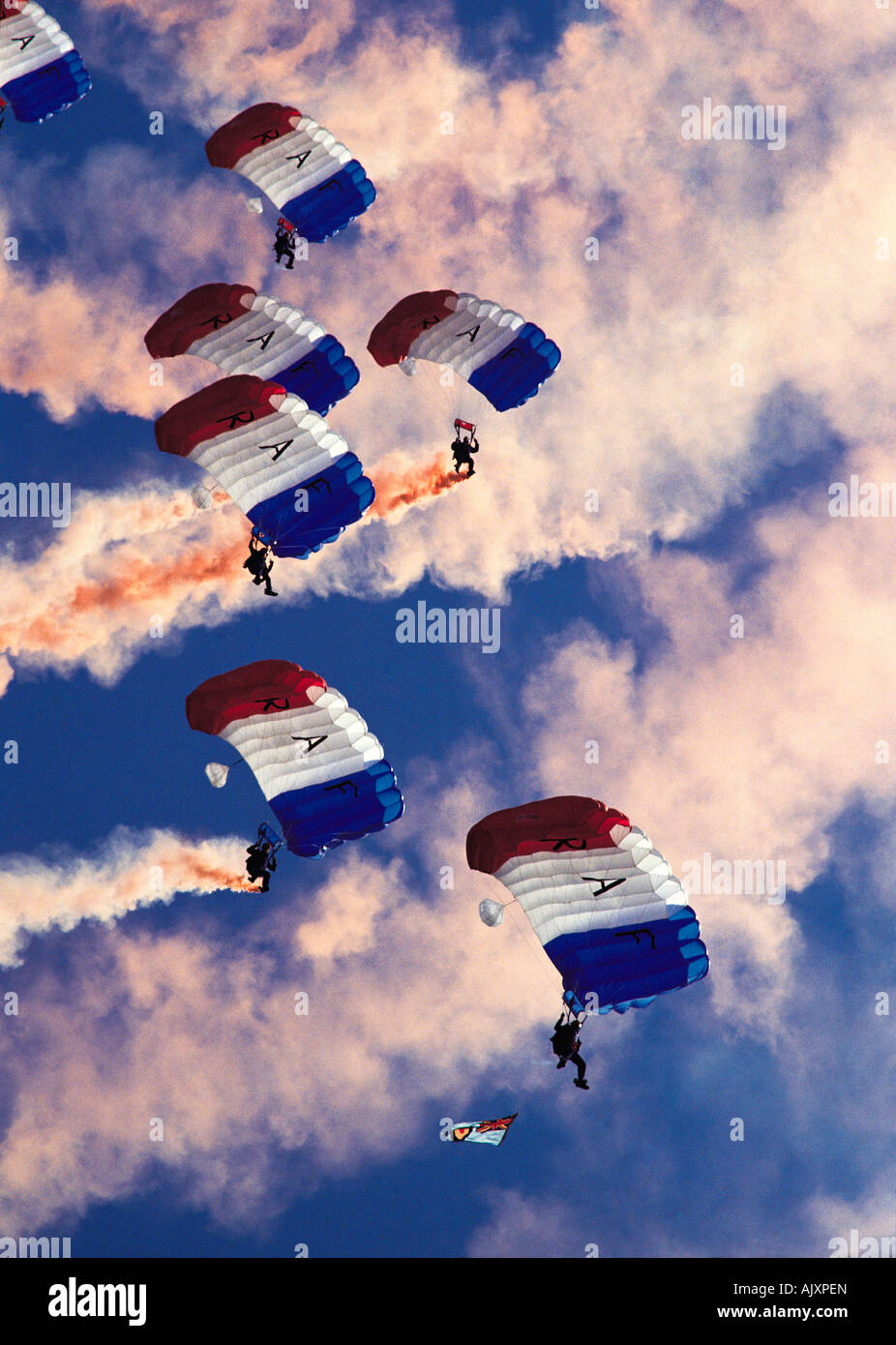 Formazione parachute display. Skydiving team. Foto Stock