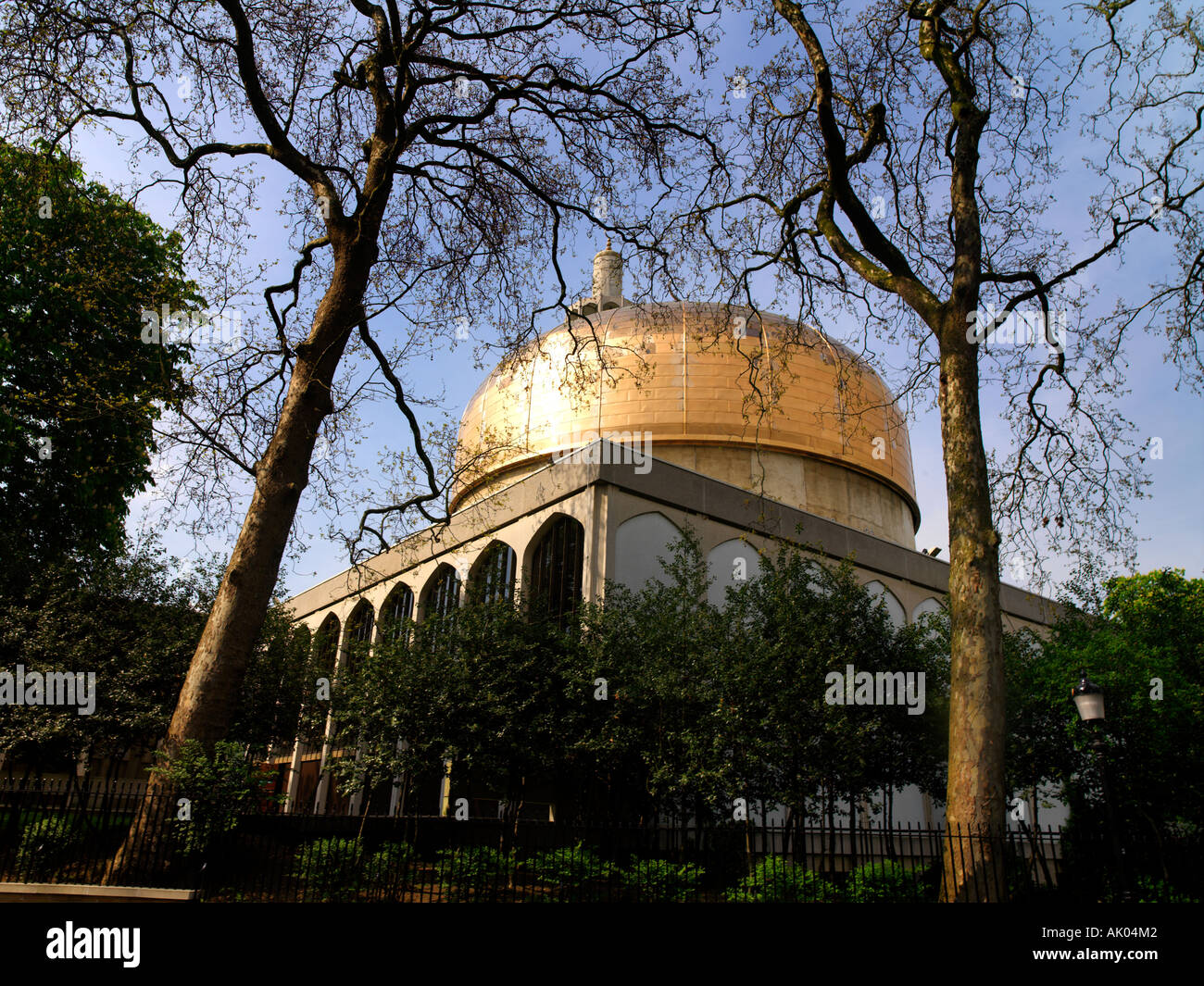 Regents Park Londra Inghilterra Londra Moschea centrale da Regents Park Foto Stock