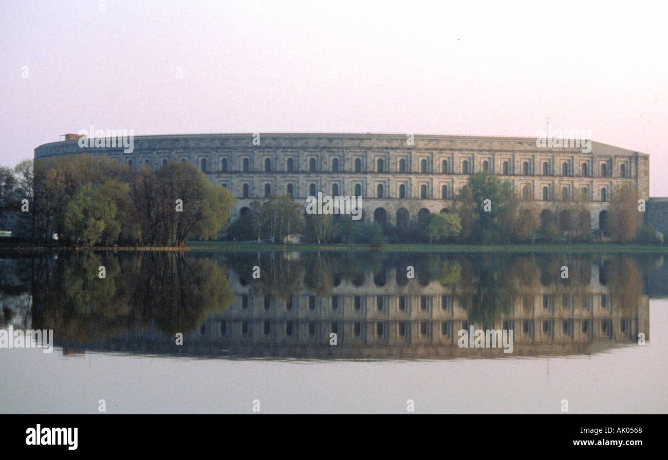 Neue Kongresshalle nuovo centro congressi costruito durante l'epoca nazista dal 1935 in poi Nürnberg Germania Foto Stock