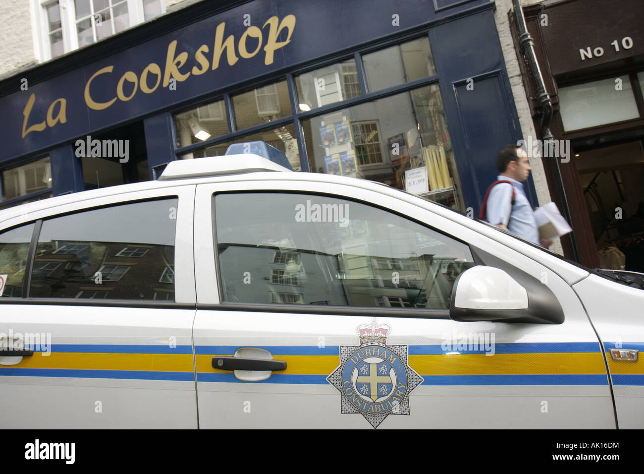 UK England County Durham, Durham City, Elvet Bridge, auto di polizia, constabulary, UK071012012 Foto Stock