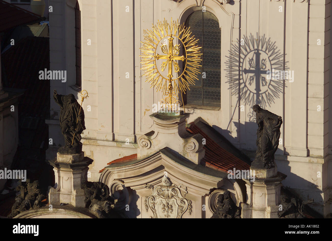 Repubblica Ceca Praga Staromestske Namesti la chiesa di San Nicola Foto Stock