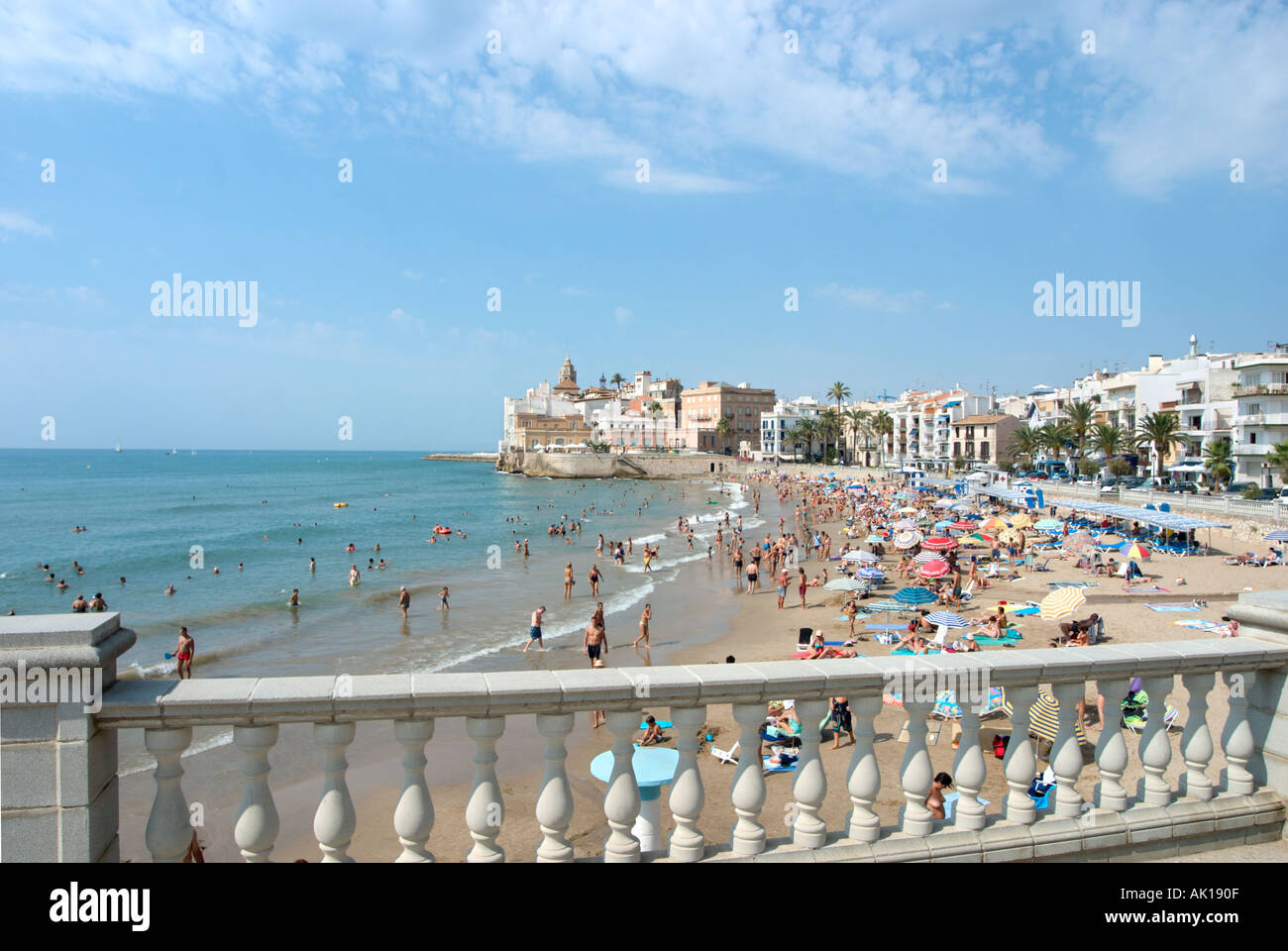San Sebastian Spiaggia di Sitges, vicino a Barcellona, Costa Dorada (Costa Daurada), Catalunya, Spagna Foto Stock