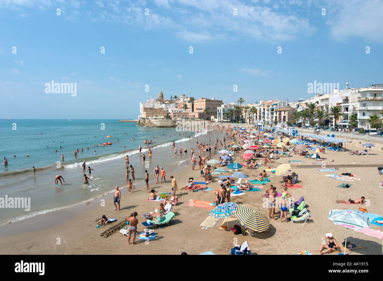 San Sebastian Spiaggia di Sitges, vicino a Barcellona, Costa Dorada (Costa Daurada), Catalunya, Spagna Foto Stock