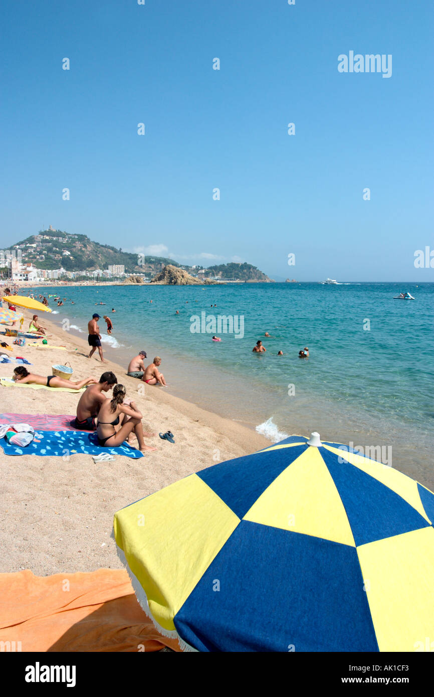 La spiaggia principale a Blanes, Costa Brava, Spagna Foto Stock
