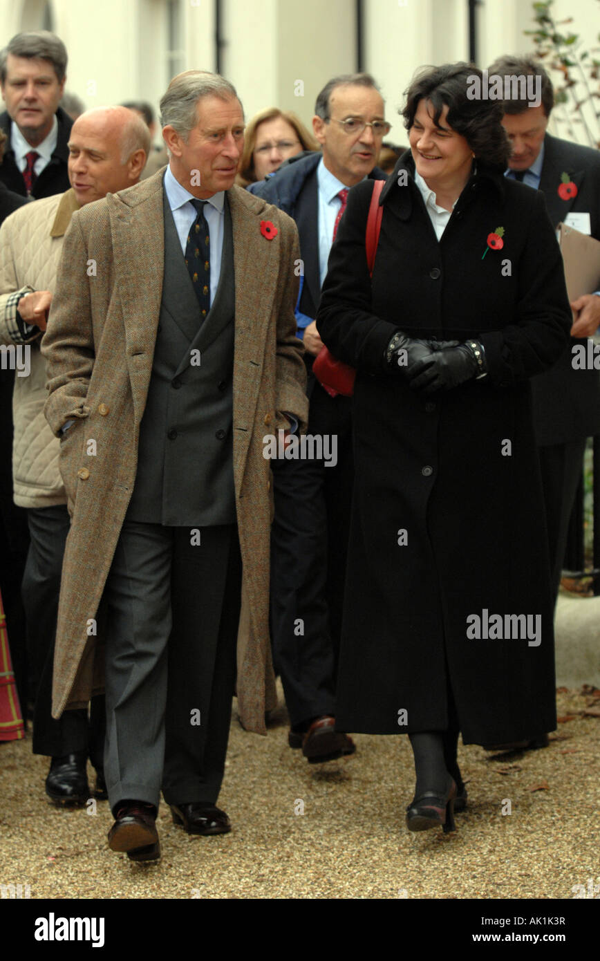Il principe Charles con Arlene Foster, ministro dell' ambiente per il Northern Ireland assembly Foto Stock