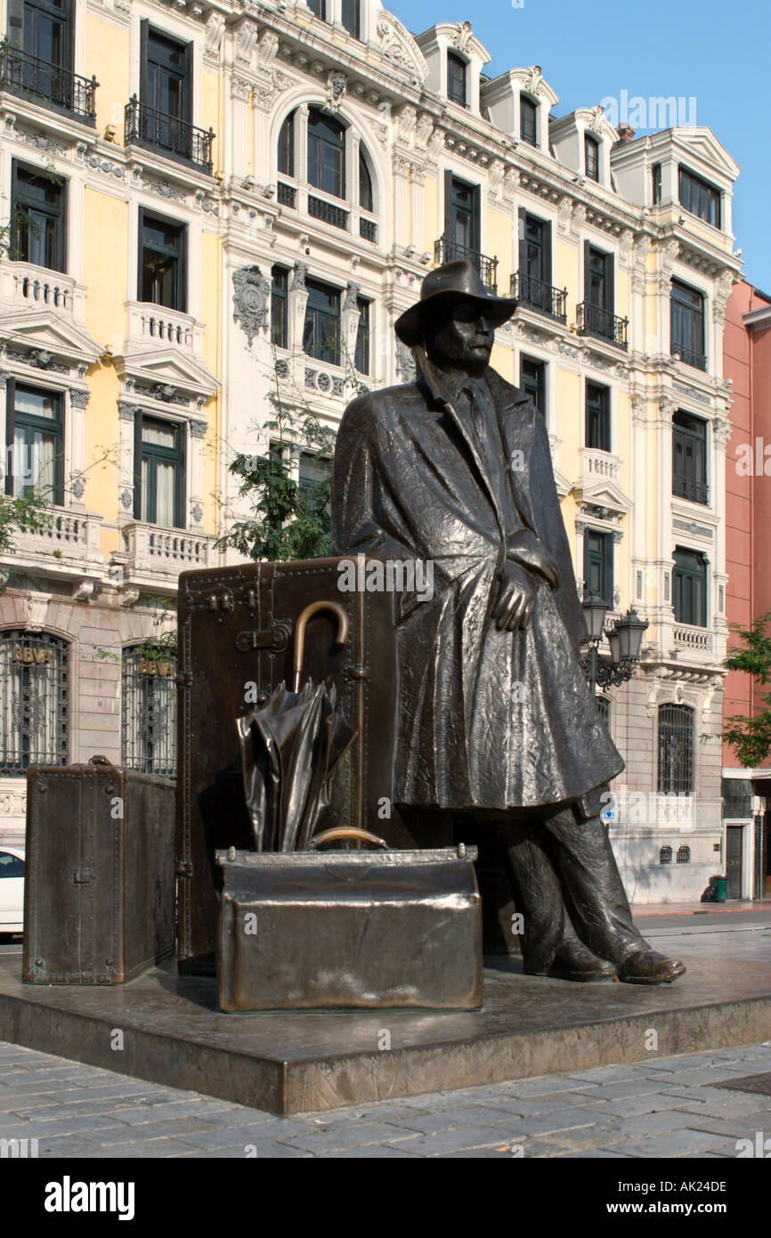 Statua, Plaza de Porlier, Città Vecchia, Oviedo, Asturias, Spagna Foto Stock