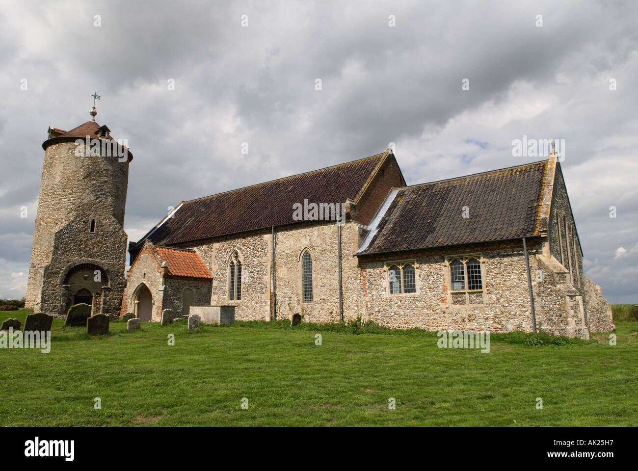 Lt poco il russare chiesa con insolita Torre separata North Norfolk Inghilterra Foto Stock