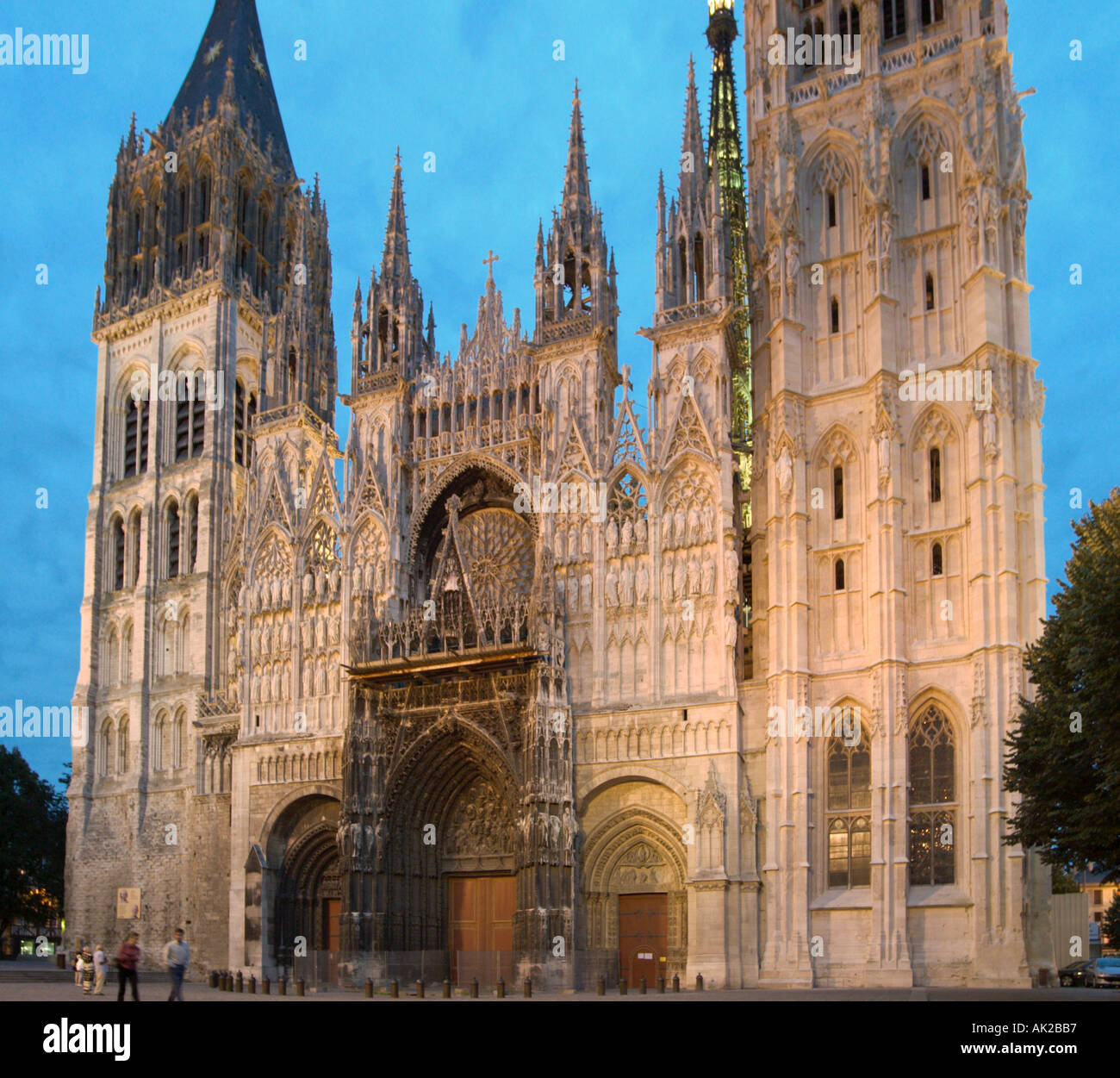 Cattedrale di Notre Dame di notte, Rouen, Normandia, Francia Foto Stock