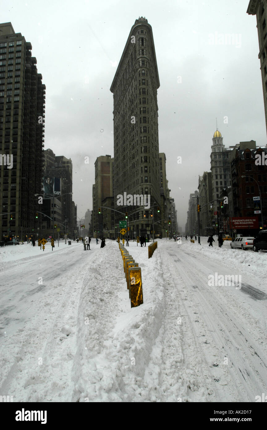 New York Flatiron Building durante l inverno 03 tempesta di neve. Foto Stock