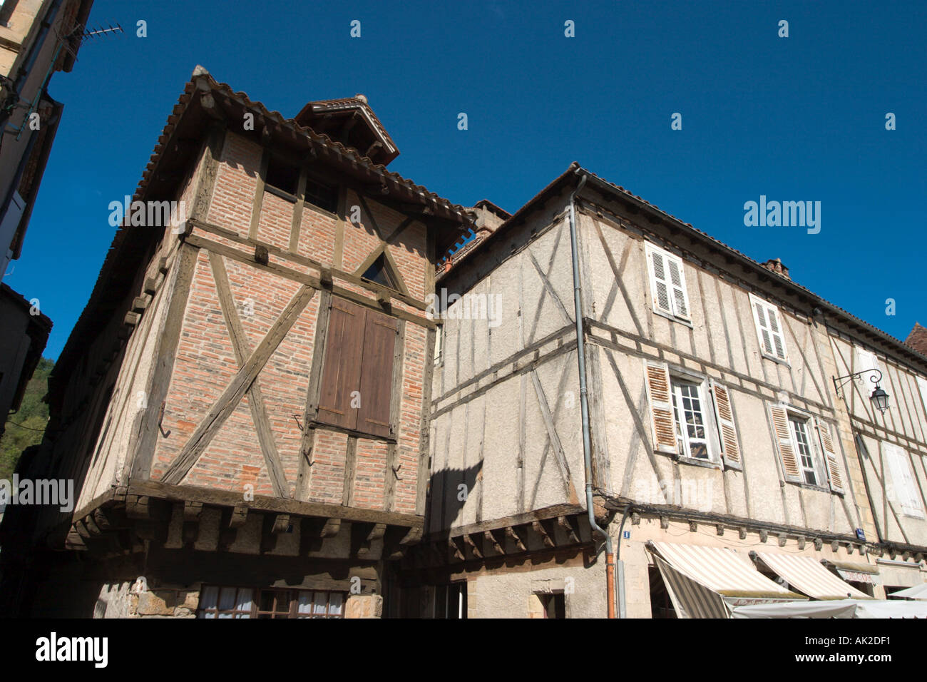 Casa medioevale in Place du Mercadial, St Cere, la partita, Francia Foto Stock