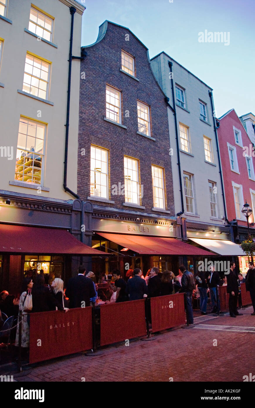 Irlanda Dublino venerdì bar scena vicino a Grafton Street Foto Stock