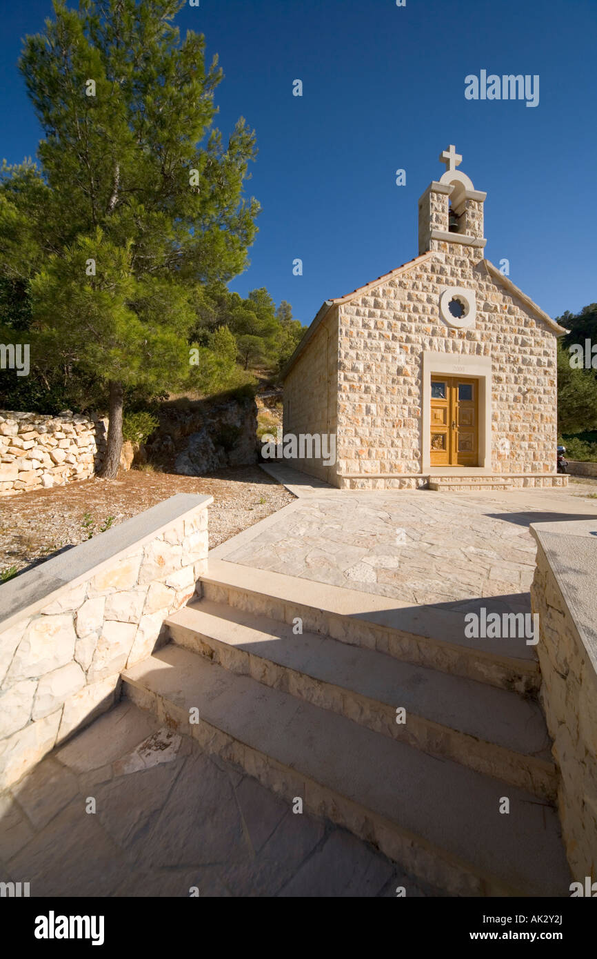 Restaurata cappella cattolica stiniva bay hvar croazia Foto Stock