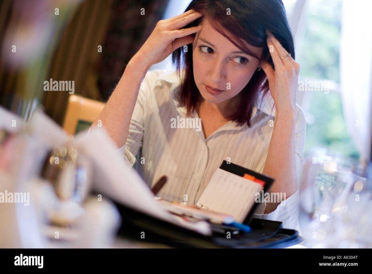 Preoccupato imprenditrice Foto Stock