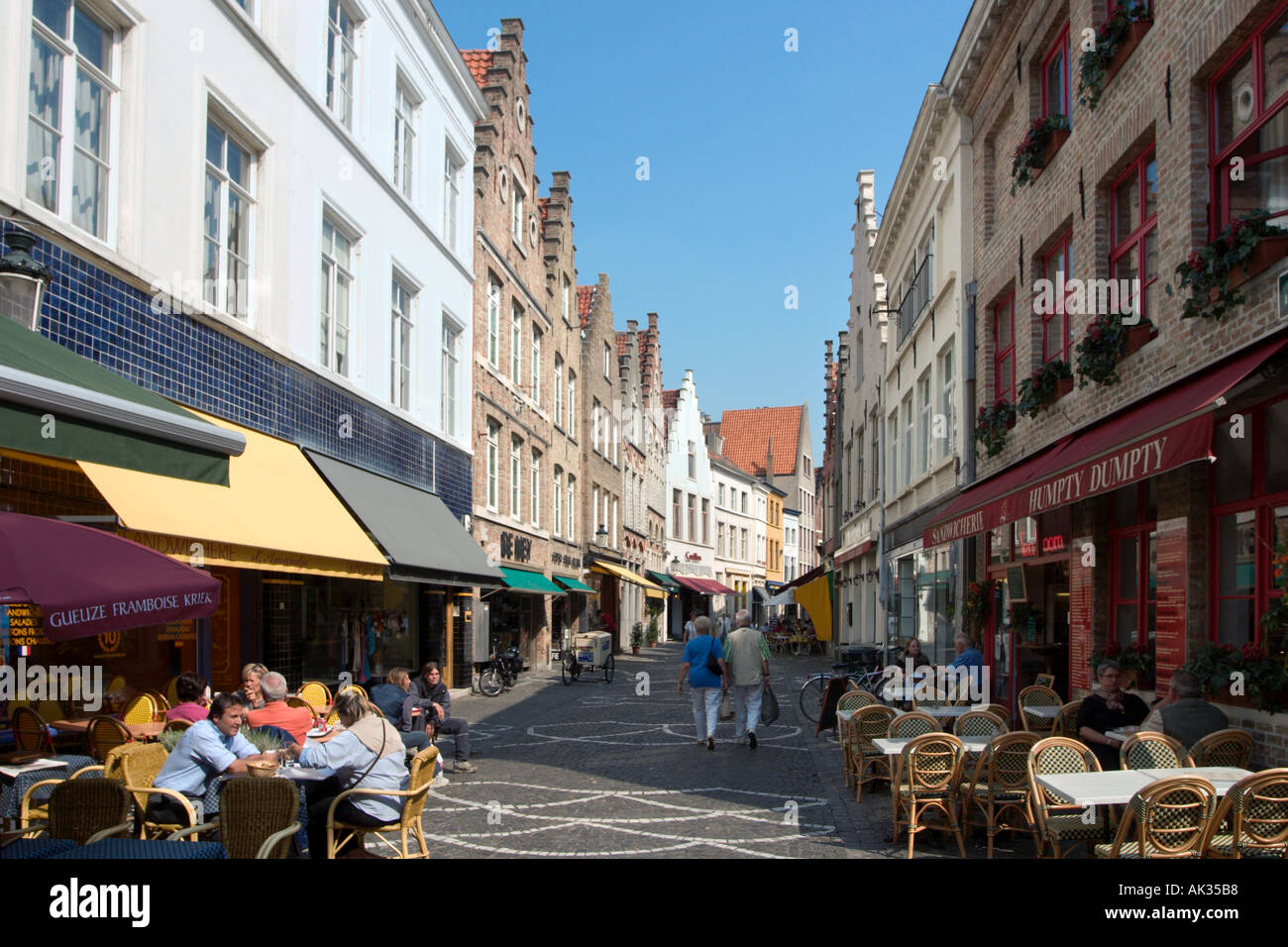 Le caffetterie e i bar, Sint Amandsstraat, Bruges (Brugge), Belgio Foto Stock