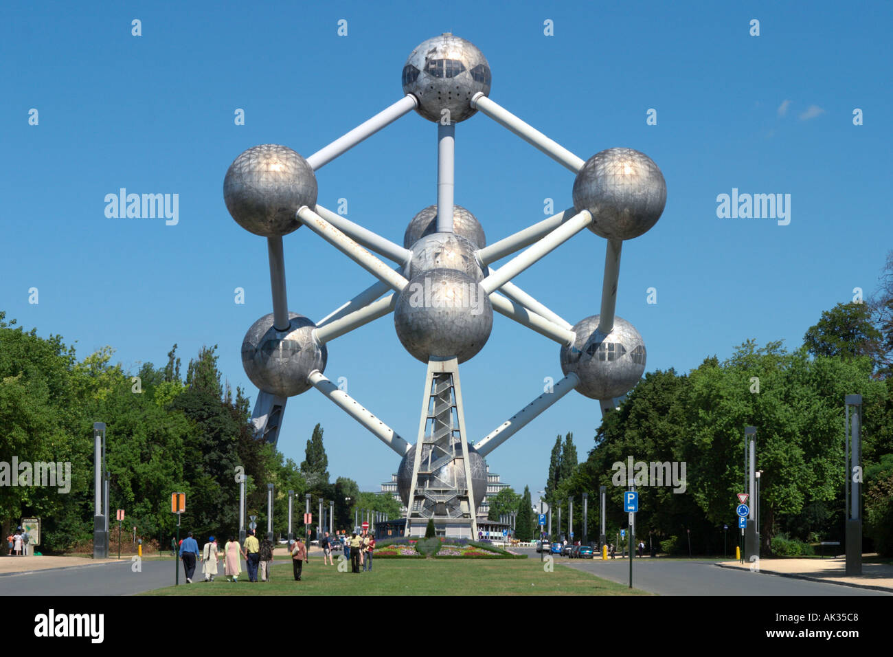 L'Atomium, Heysel Park, a Bruxelles, in Belgio nel 2003 prima del rinnovamento Foto Stock