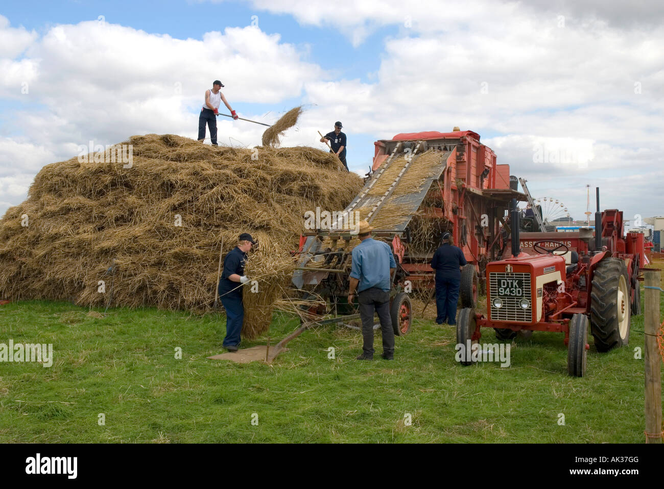 Macchina Thresing al 2007 Grande Dorset Fiera vapore Blandford Forum Dorset Inghilterra Foto Stock