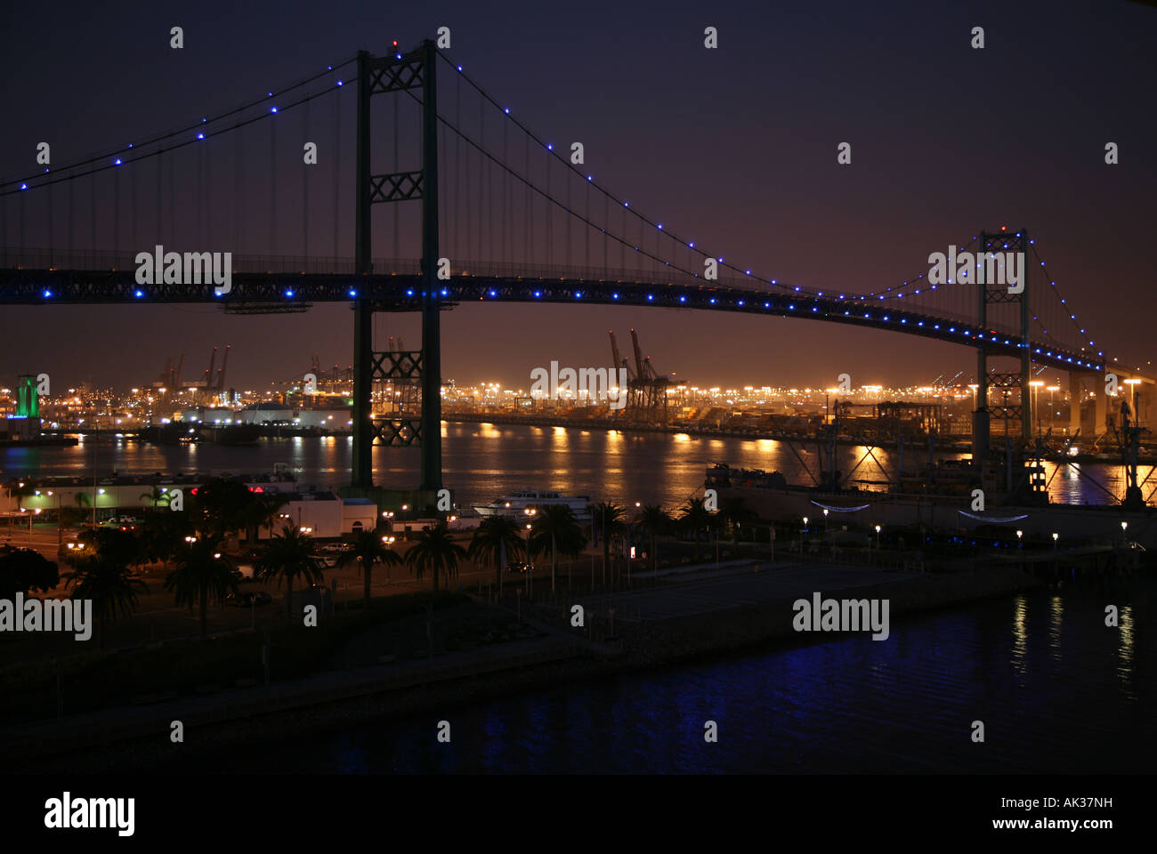 Riprese notturne di Vincent Thomas Bridge CA Foto Stock