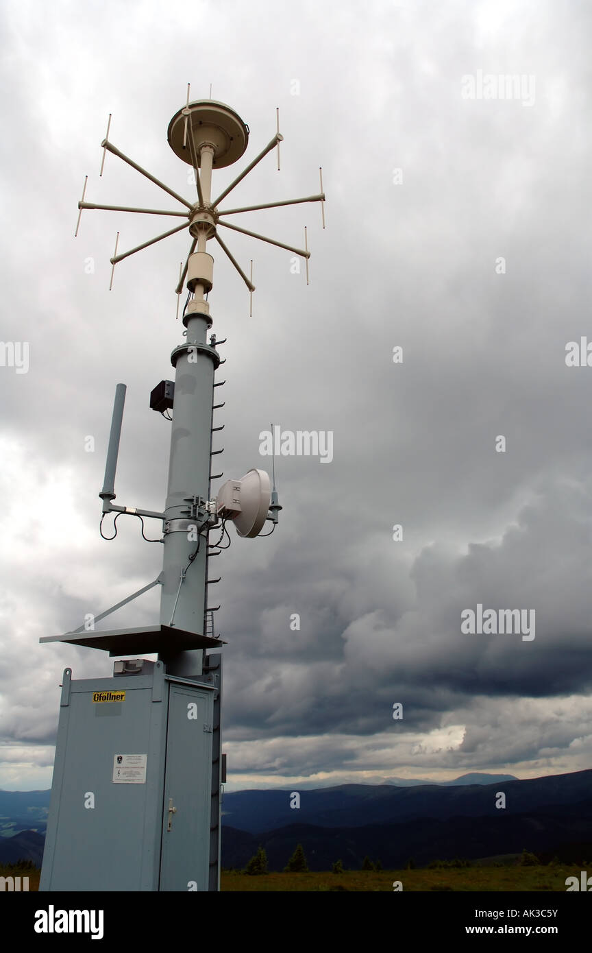 La torre delle comunicazioni alle intercettazioni su stati dell'Europa orientale in Austria vicino al confine con l'Ungheria Foto Stock