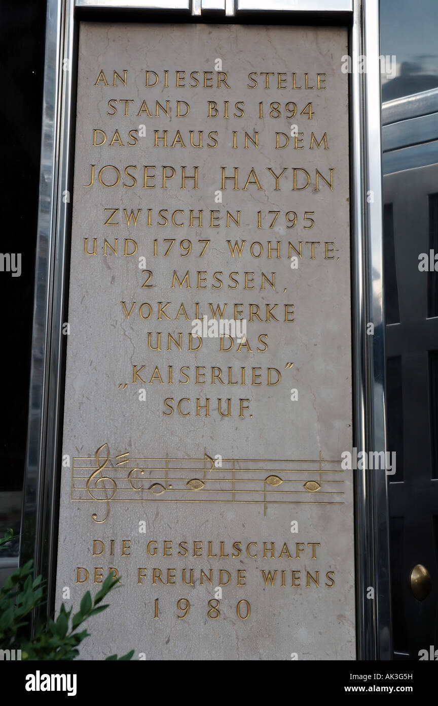 Il compositore Joseph Haydn a Vienna lapide segna il punto in cui ha vissuto e composto 1795 1797 primo distretto a Vienna Austria Foto Stock