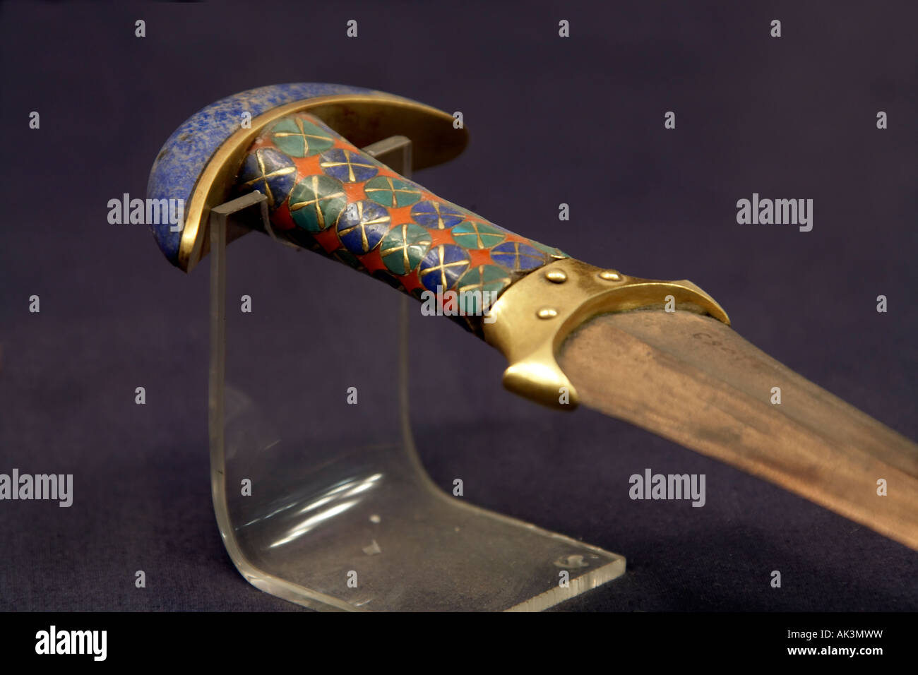 Dettaglio di un pugnale da Antico Egitto il Museo Egizio del Cairo in Egitto in Africa Foto Stock