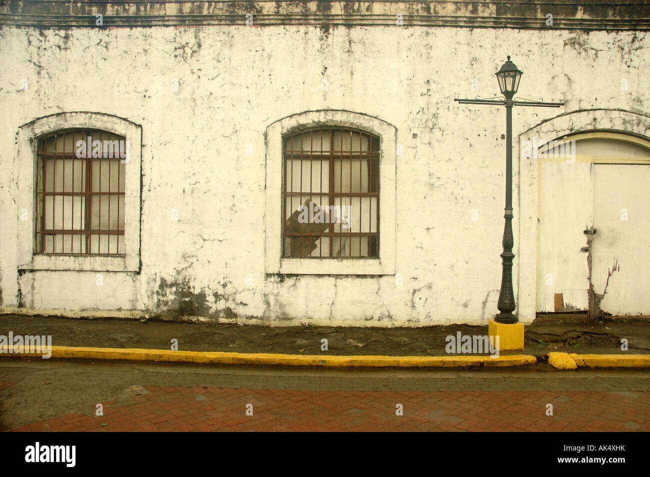 Bianco edificio coloniale in Intramuros, Manila Foto Stock