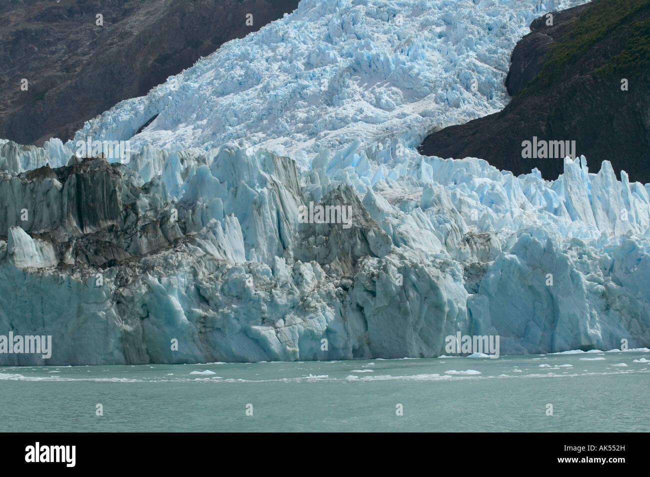 spettacolare ghiacciaio nel sud dell argentina