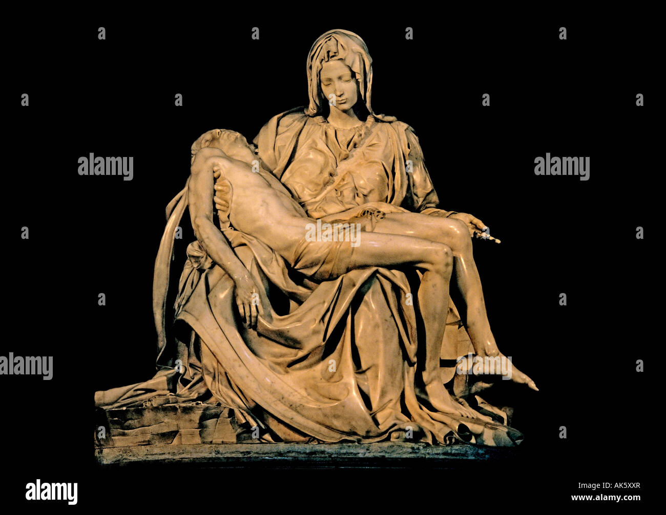Pieta sculptures immagini e fotografie stock ad alta risoluzione - Alamy