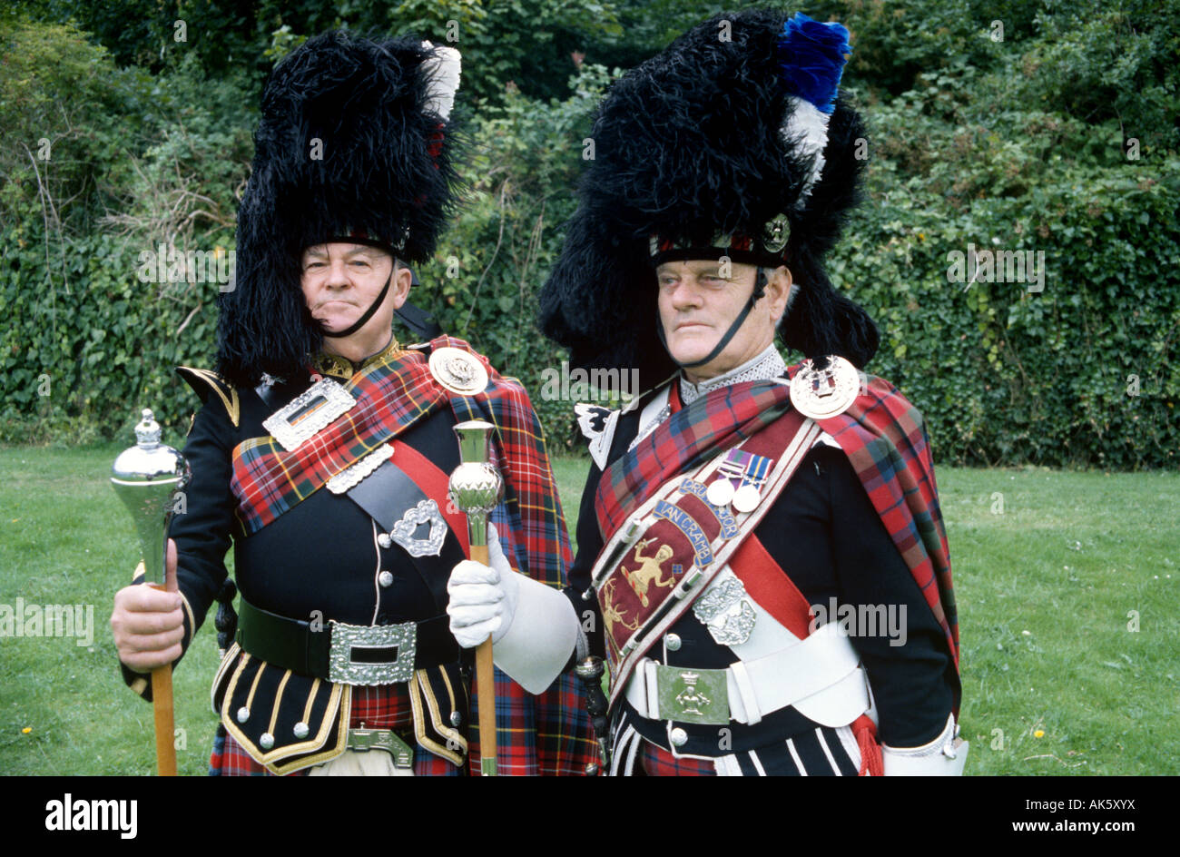 Due senior bandsmen a Scottish Highland Games Foto Stock