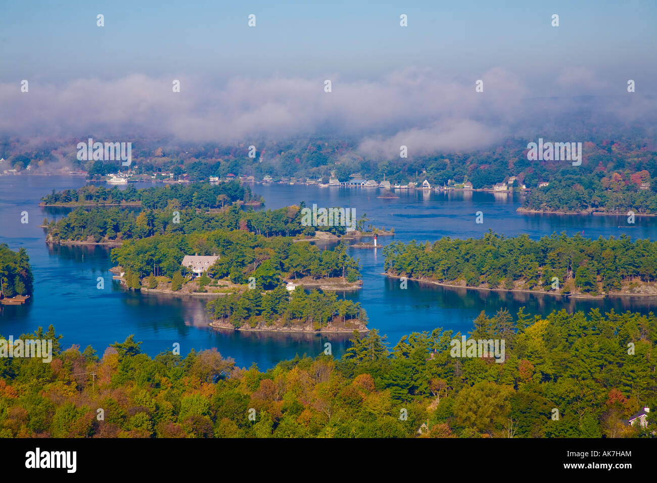 Migliaia di isole o isole 1000 Mille Isole in St Lawrence River Ontario Canada Foto Stock