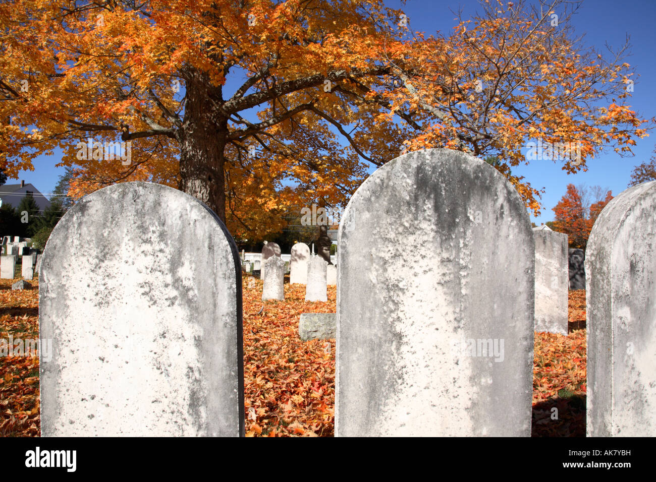Chester cimitero del villaggio durante i mesi autunnali si trova a Chester New Hampshire USA Foto Stock