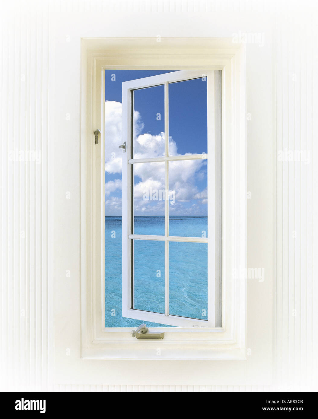 Vista oceano dalla finestra Foto Stock
