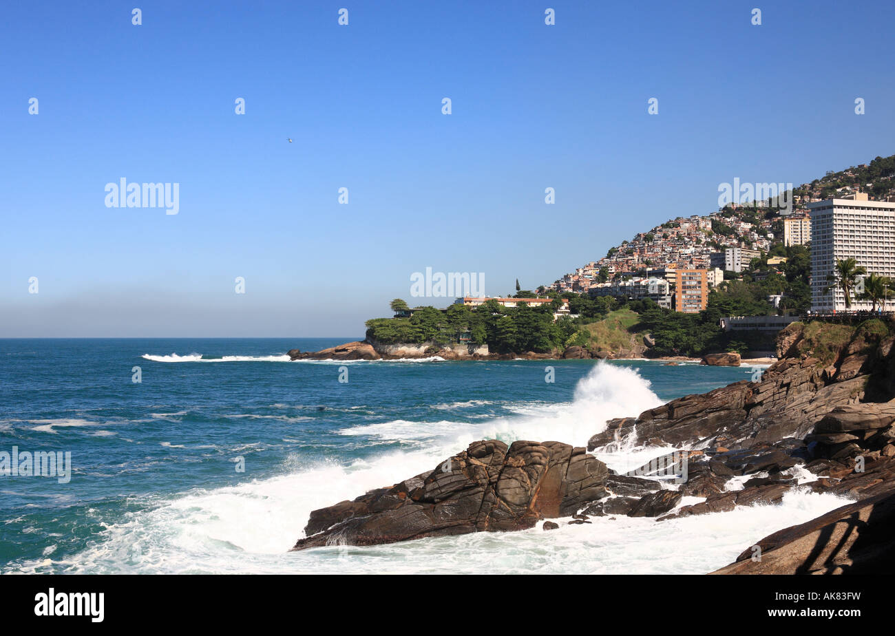 Vista della spiaggia di Leblon a Rio de Janeiro in Brasile Foto Stock