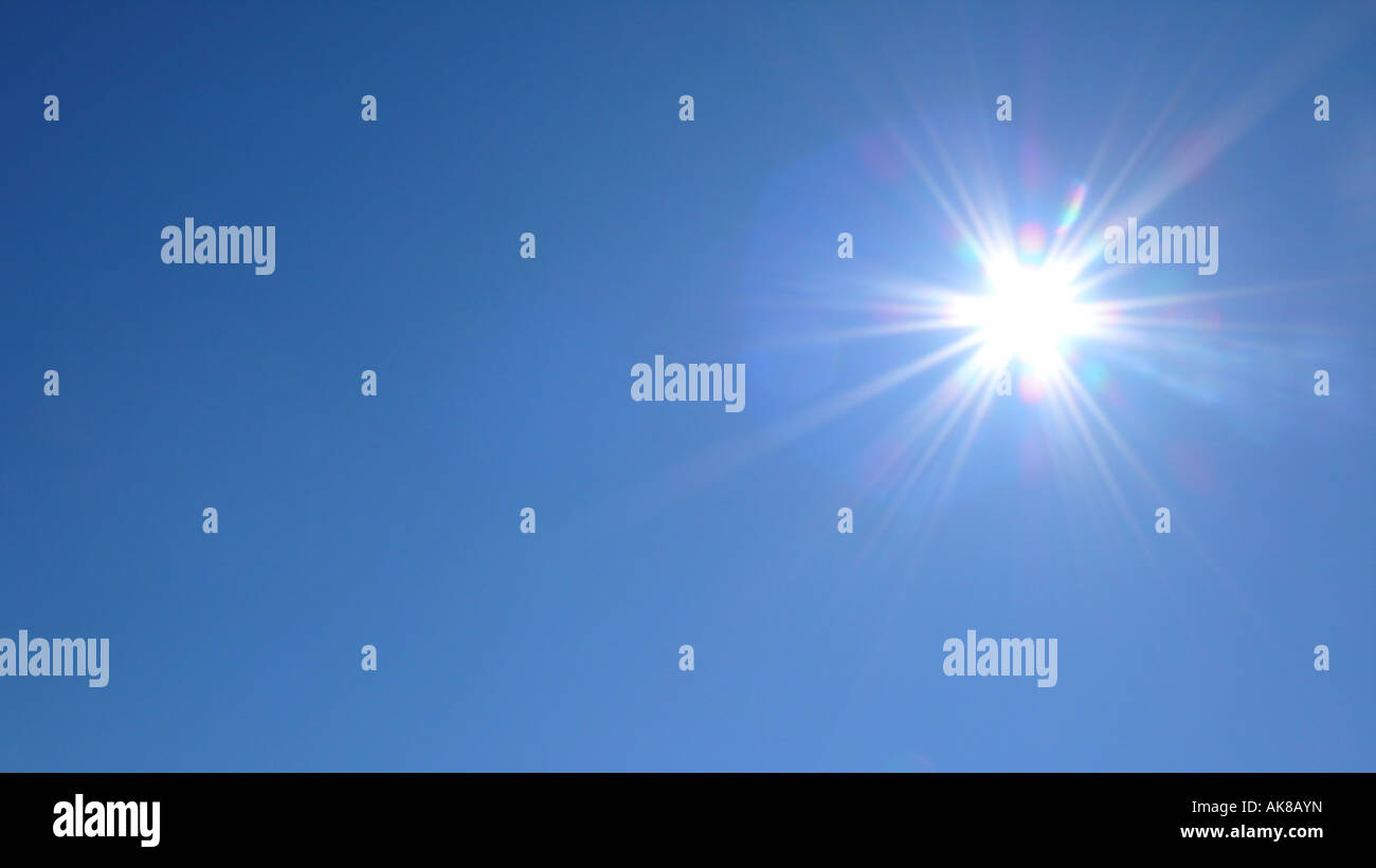 Sun al cielo blu Foto Stock