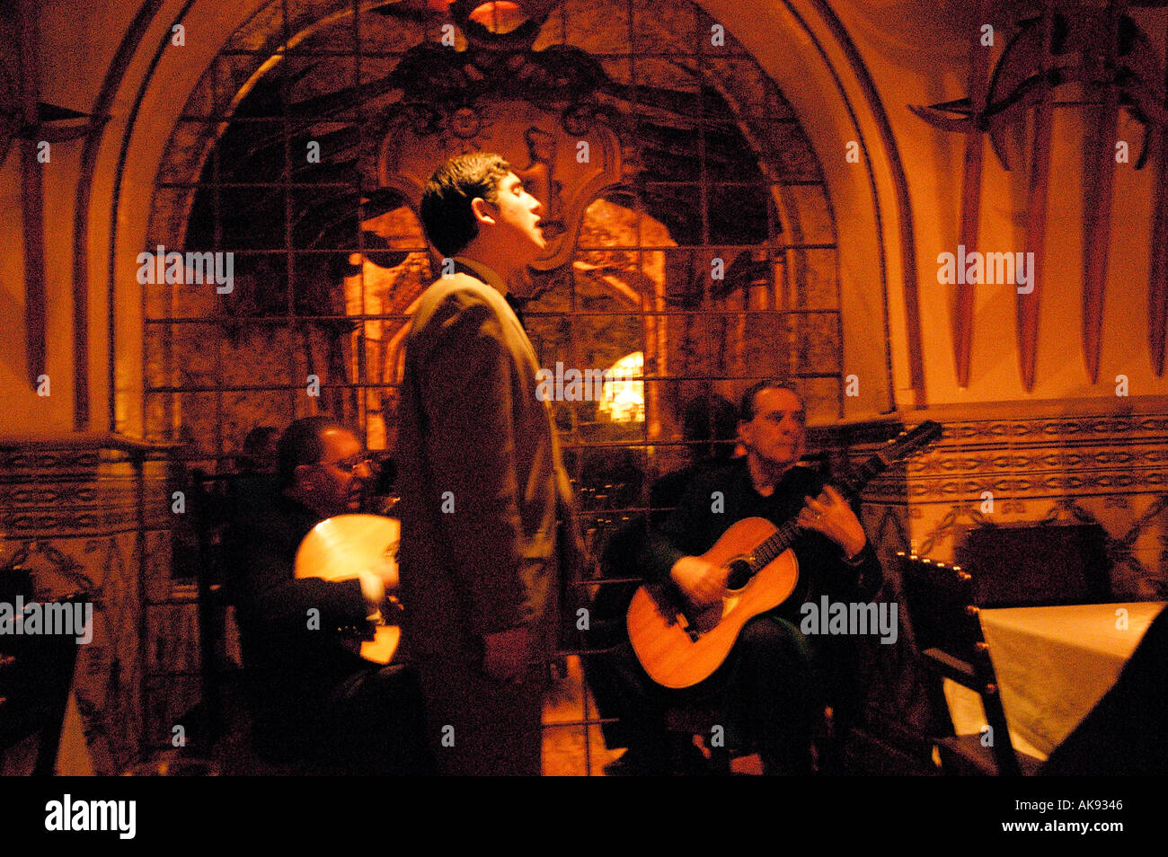 Il Portogallo Lisabon Fado canzoni a Rey do fado al quartiere di Alfama Foto Stock