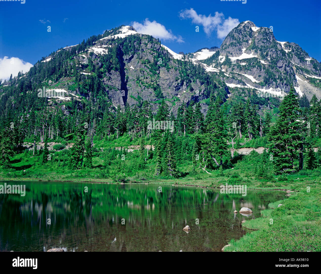 Mirror Lake in Mt Baker Wilderness Area nello Stato di Washington STATI UNITI D'AMERICA Foto Stock