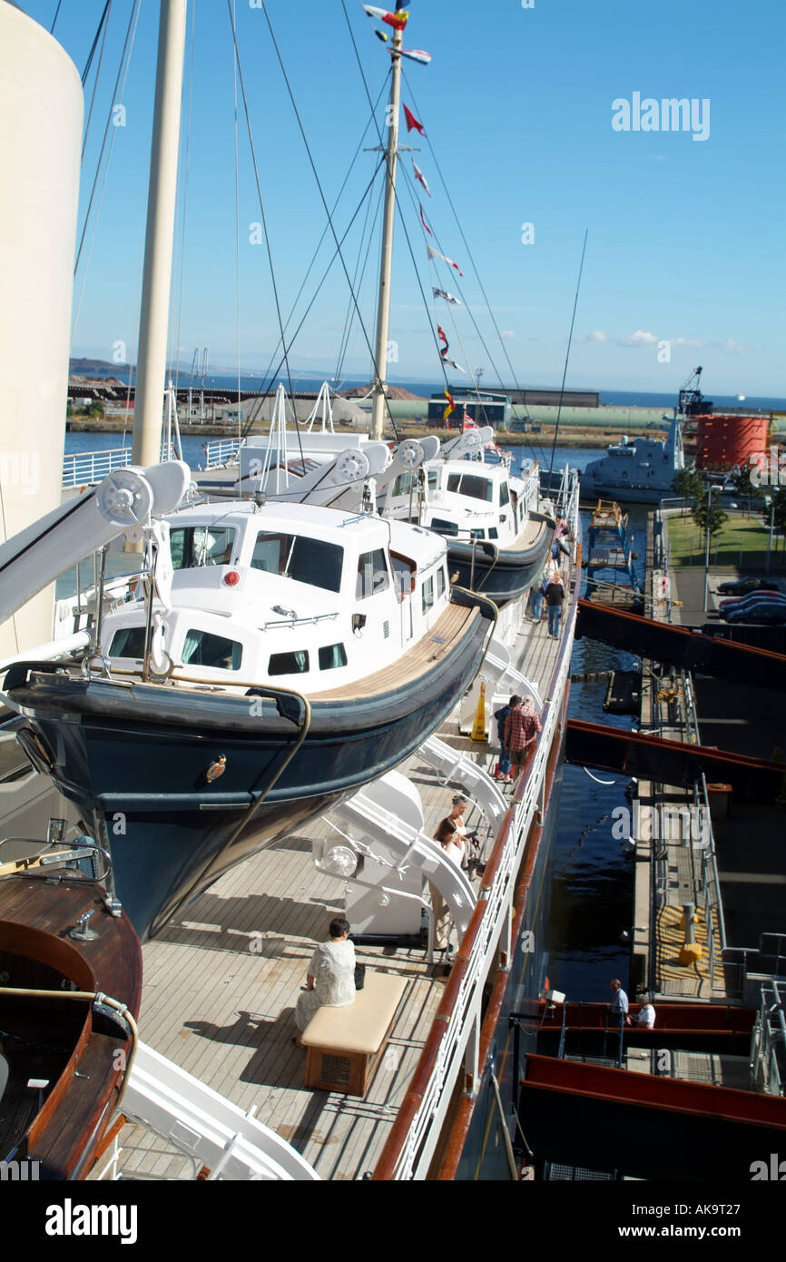 Ex Royal Yacht Britannia a Ocean Terminal Leith Docks Scozia UK Europa lanciare Foto Stock