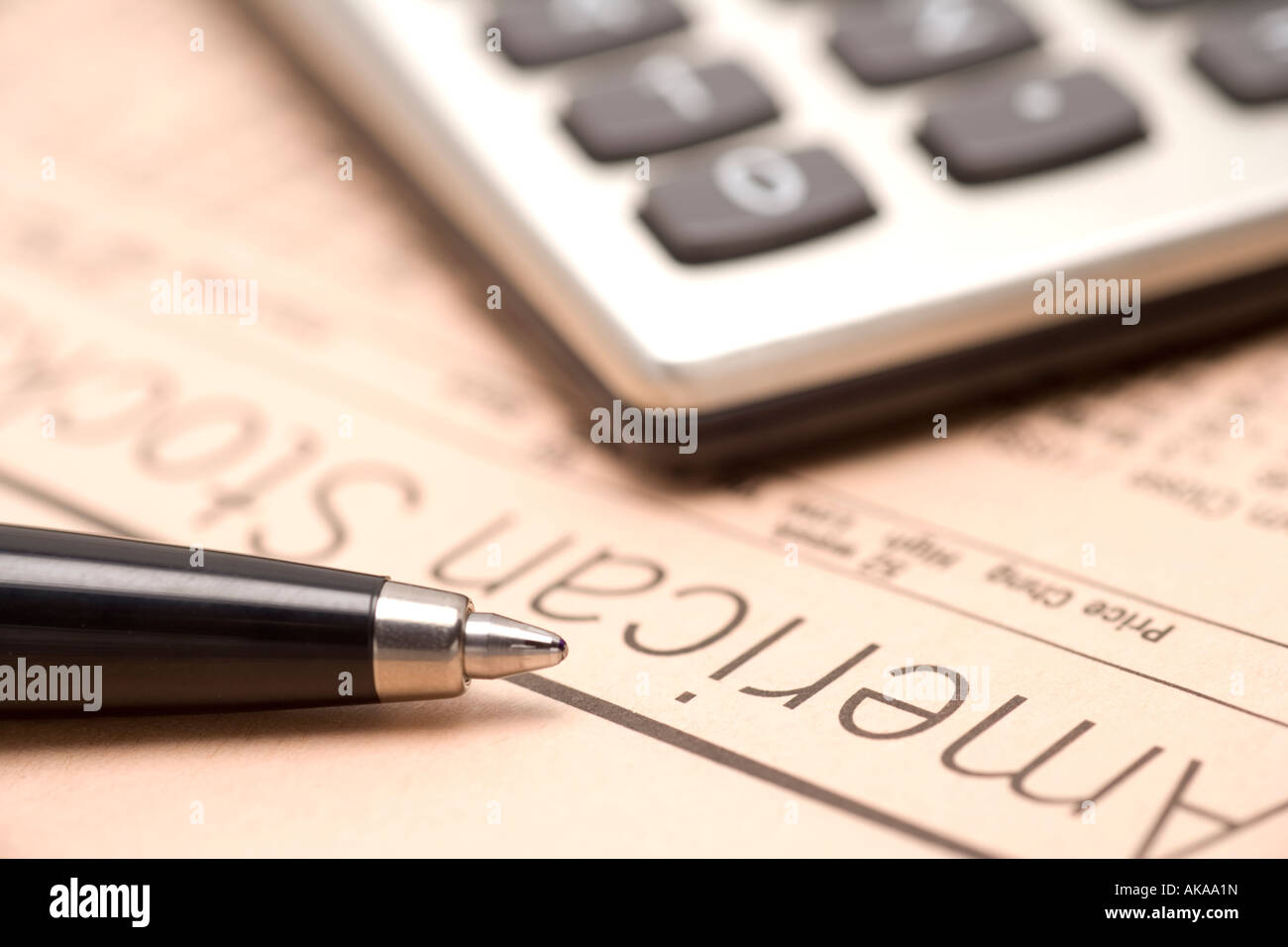 Business pagine del giornale fiinancial studiando American stock e le azioni e i mercati finanziari Foto Stock