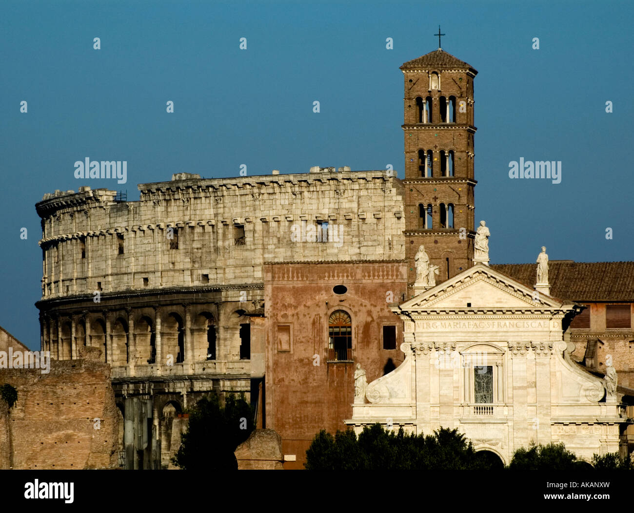 Tempio di Venere e Roma e il Colosseo Foto Stock