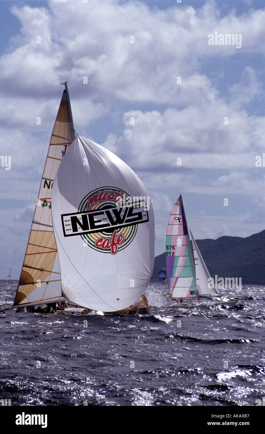 Yacht Racing durante la Heineken regata dei Caraibi Foto Stock